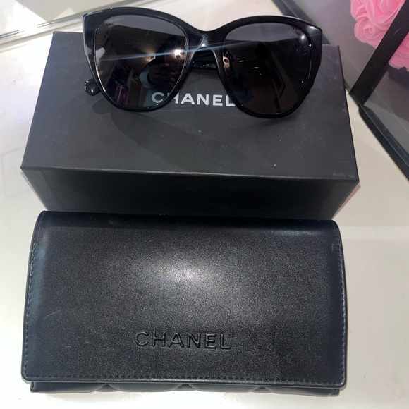 CHANEL POLARIZED BUTTERFLY SUNGLASSES - Picture 5 of 8